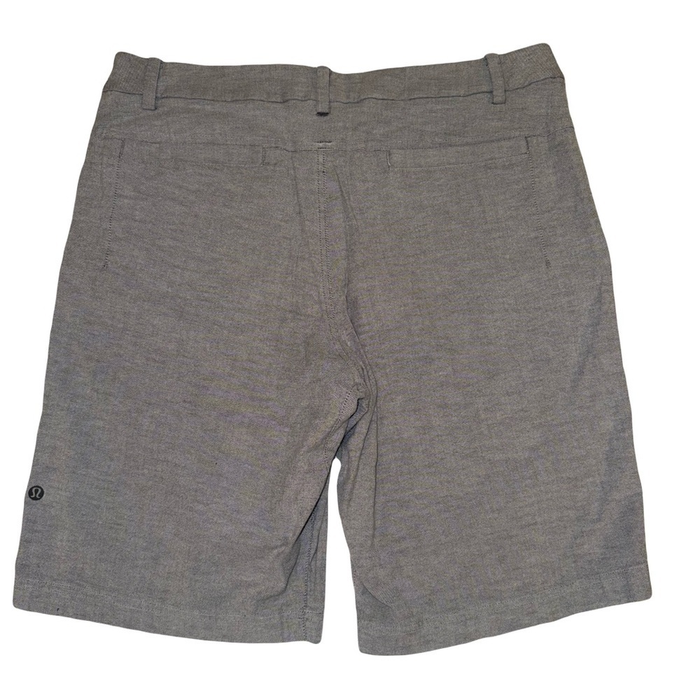 Lululemon Men’s Classic Flat Front Oxford Shorts 10” Inseam Waist 34”